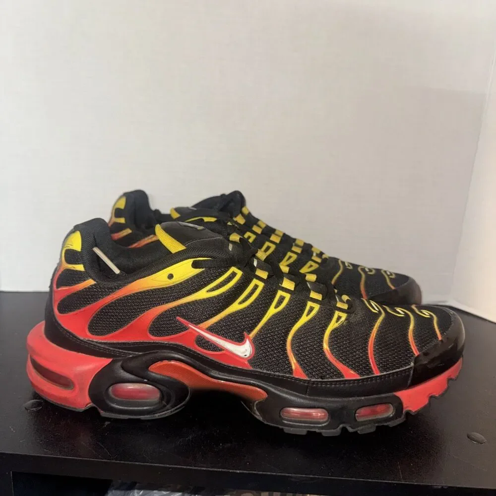 Nike Air Max Plus TN Sunset Black Red Yellow Orange CZ9270-001 Mens 11.5